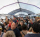 En la costanera paranaense se desarrolla la feria de artesanos y emprendedores